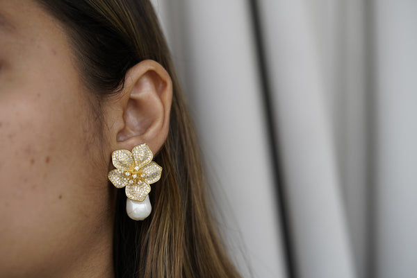 Gracy Flower Pearl Drop Earrings