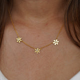 Dainty Flower Necklace