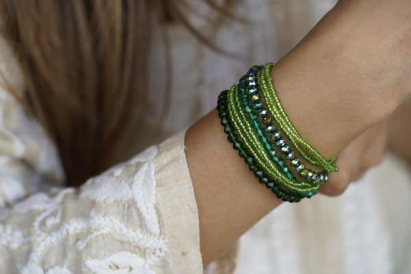 Emerald Green Crystals Beaded Bracelet with Magnetic Closure