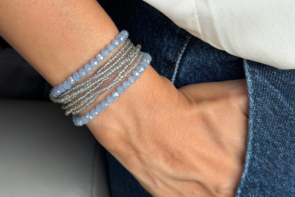 Frosted Periwinkle Crystals Beaded Bracelet with Magnetic Closure