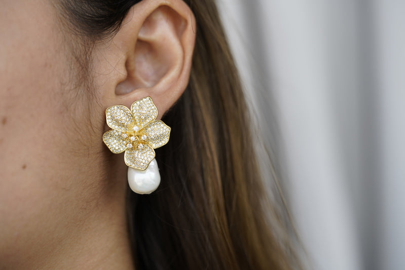 Gracy Flower Pearl Drop Earrings
