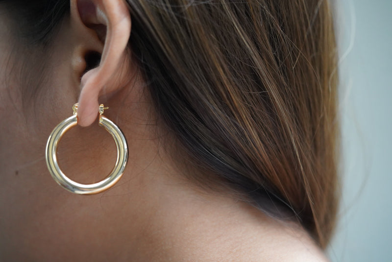 Minimal round hoop earrings
