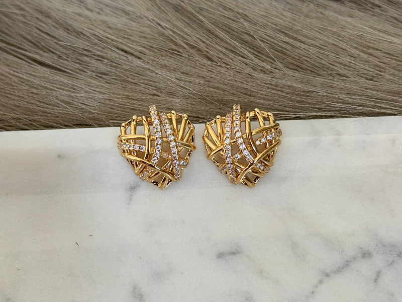 Ribbion Pave Heart Studs