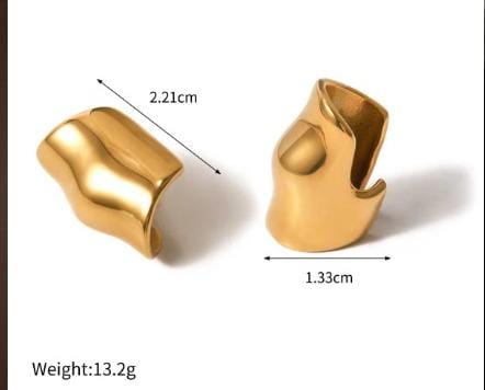 Golden Hug Ear Cuff