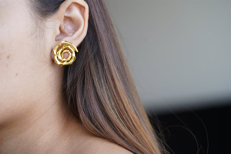 Swirl Twisted Stud