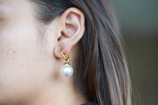Twisted Pearl Drop Earring