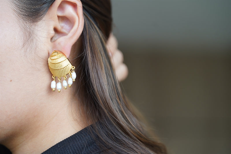 Midas Shell Earring