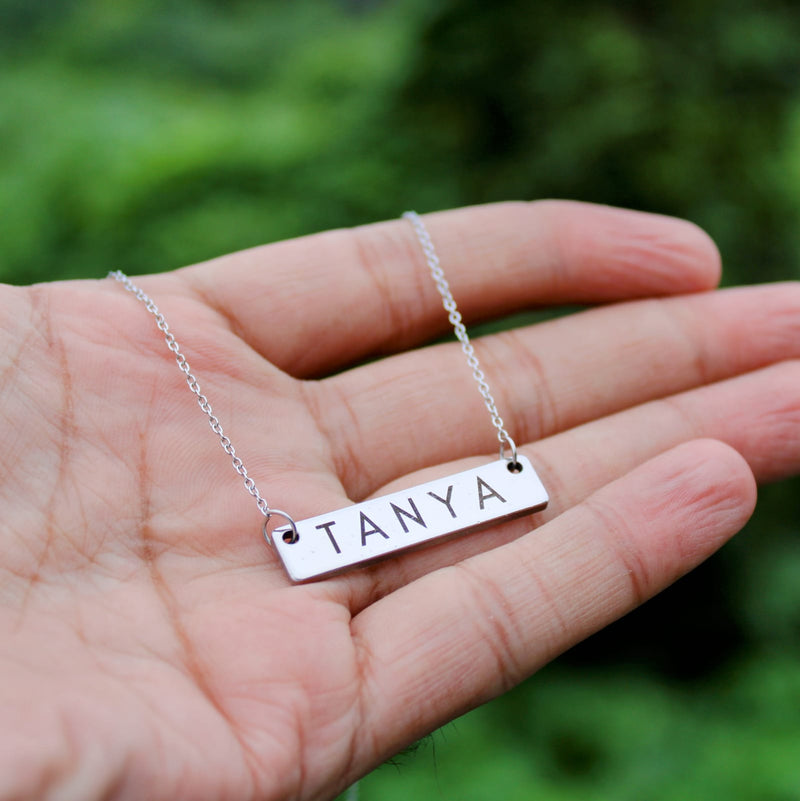 Personalized engraved horizontal necklace
