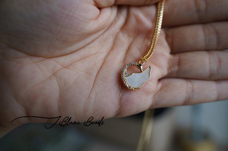 Mother of pearl Swan Necklace