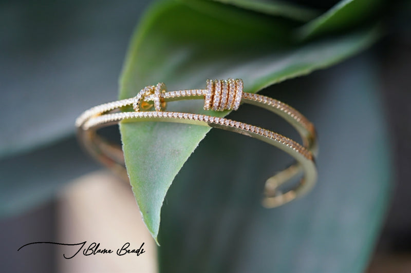 Classic cuff