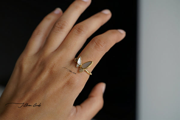 Tiny Monther Of Pearl Butterfly Ring