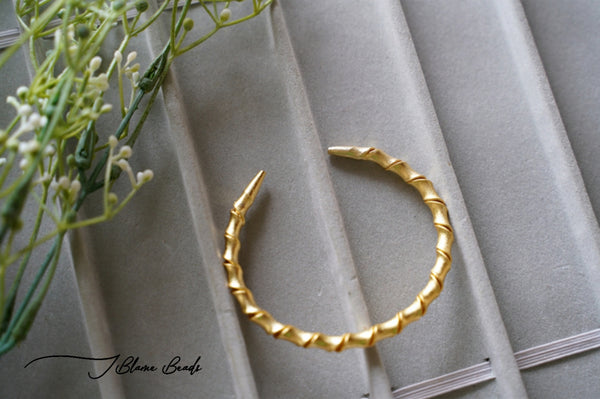 Twisted Cuff