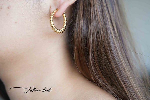 Twisted Dainty Earrings