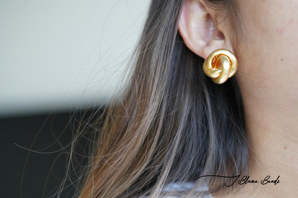Twisted Gold Stud