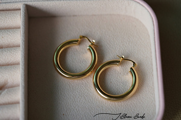 Minimal round hoop earrings