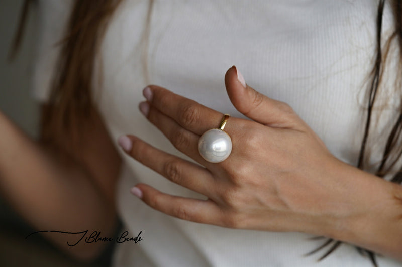 Oversized Pearl Ring